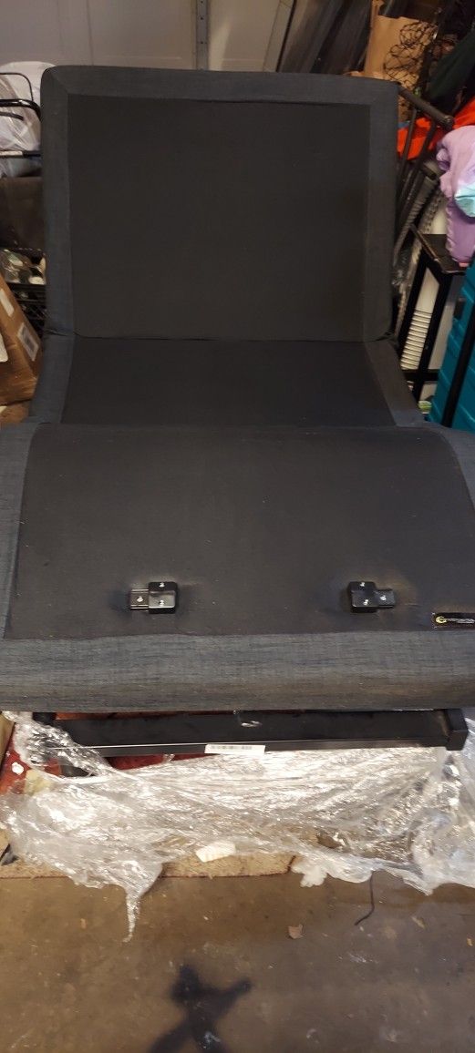 Split King Adjustable Bed + Like New OBO -Beautyrest Hybrid Mattresses – Serta/Ergomotion