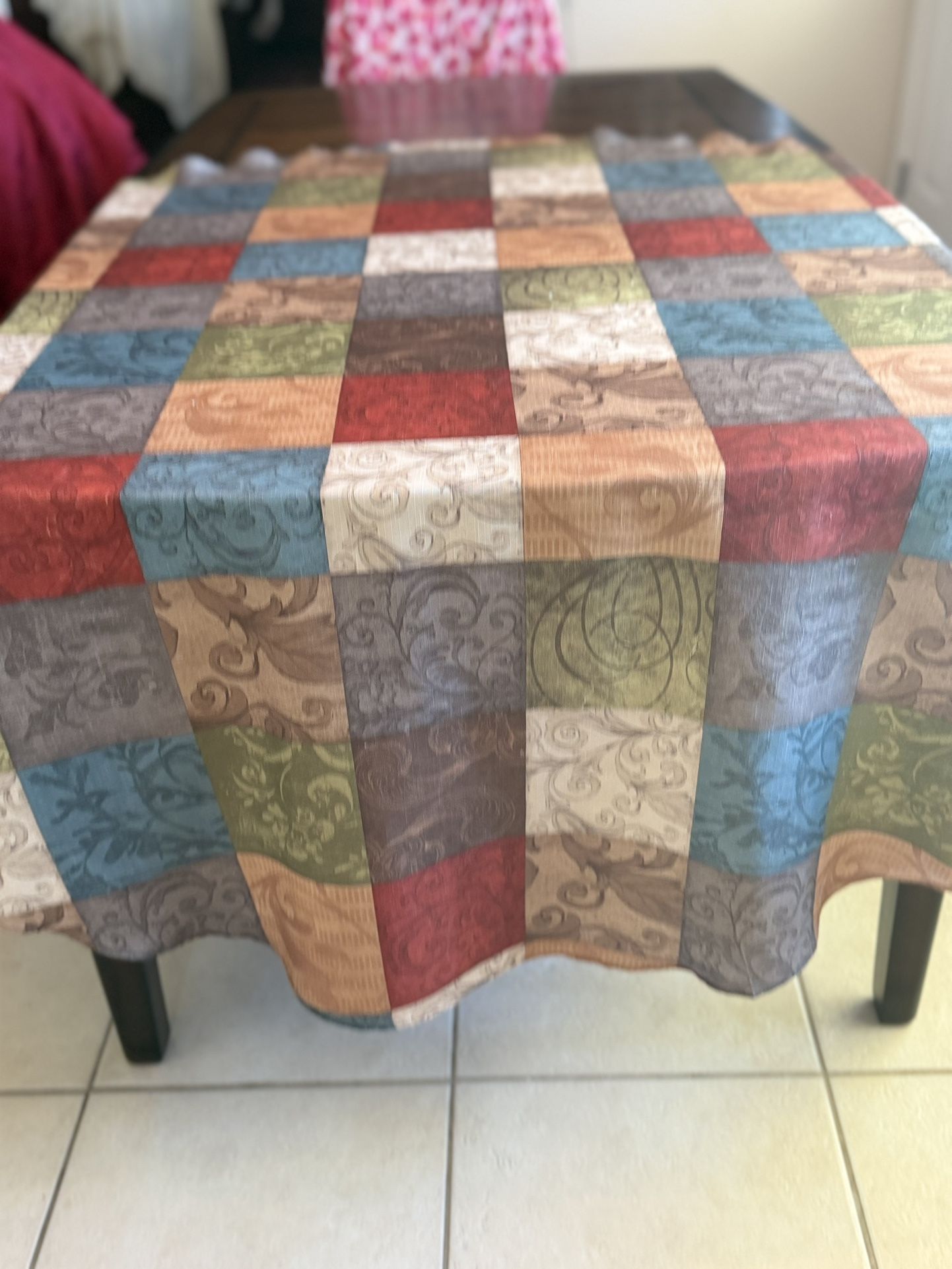 Mainstay Maroon Blue Green Round Table Cloth Round