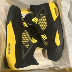 jordan 4 thunder size 11.5