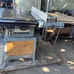 Delta Tabla Saw