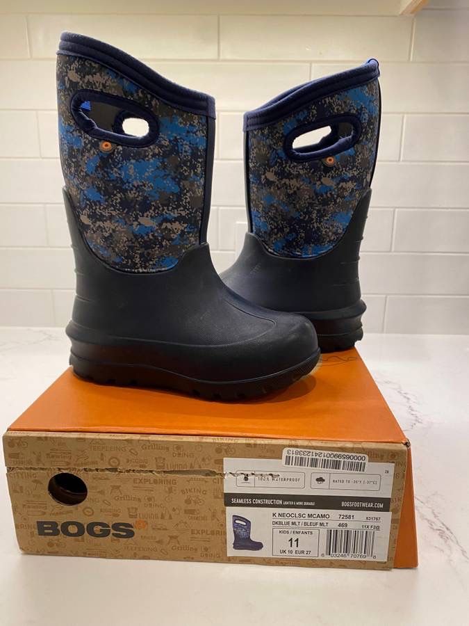 Bogs size 11 Boots