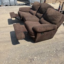 Brown Reclining Couch – Great Condition – Free Same-Day Delivery (Milwaukee)