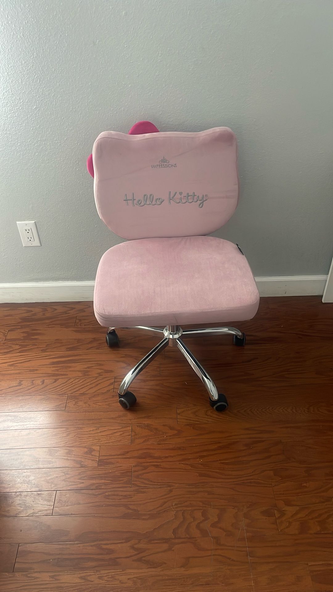 Hello Kitty Pink Chair