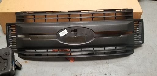 2017-2018 Ford f-250 - f-450 OEM front grill