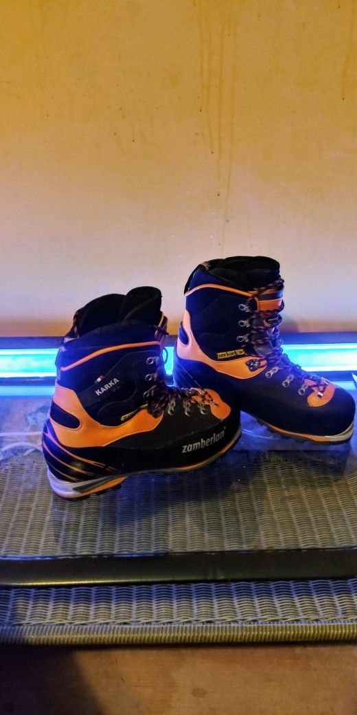 New Zomberlan Mountaineers Boots