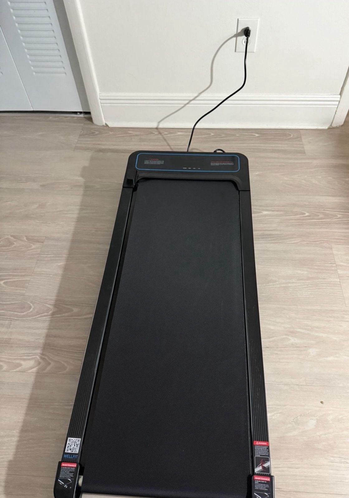 Incline Walking Pad - 2.5 HP Under Desk Treadmills for Home