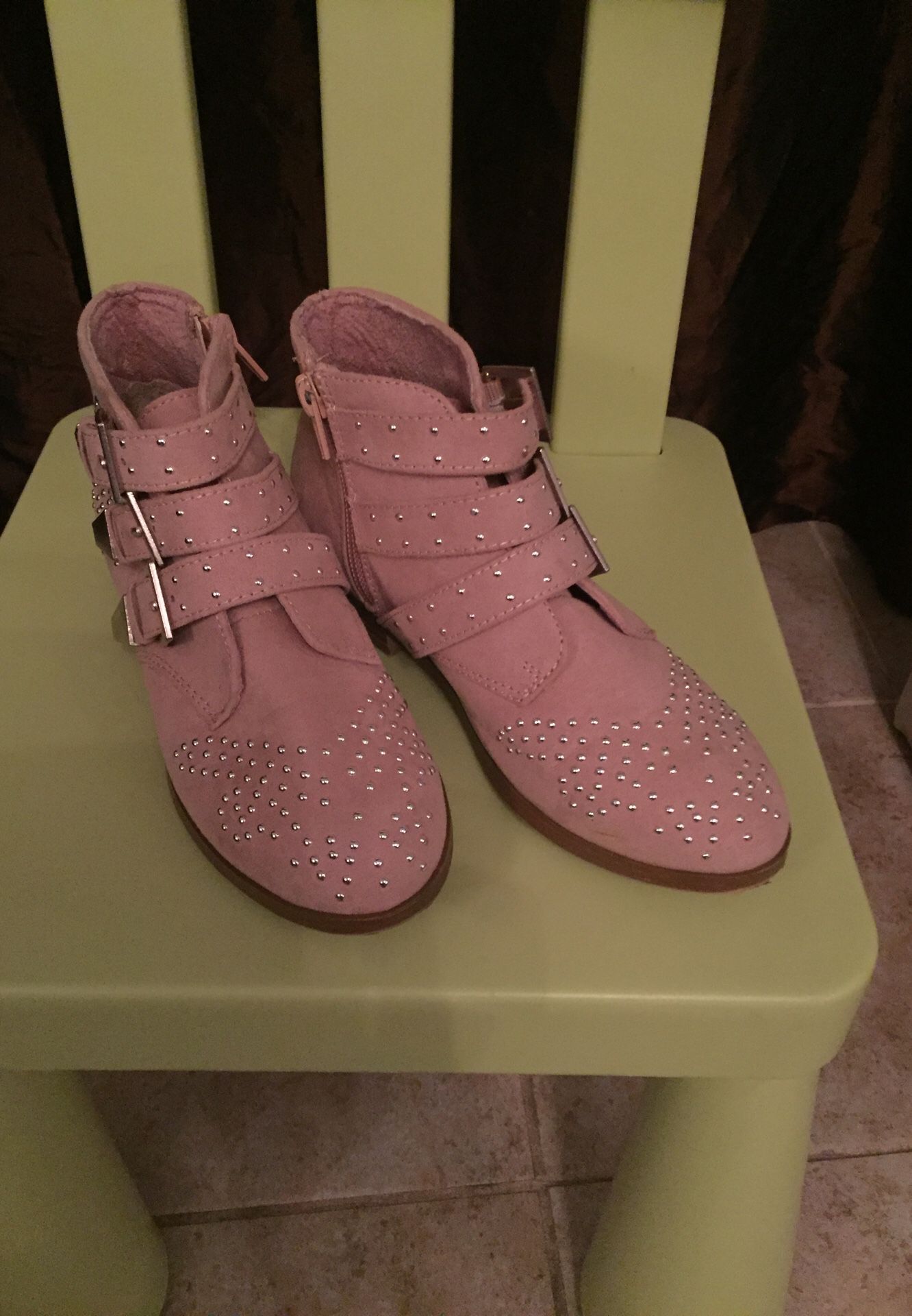 Girls shoes size 1