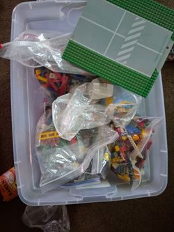 Tub of Lego's