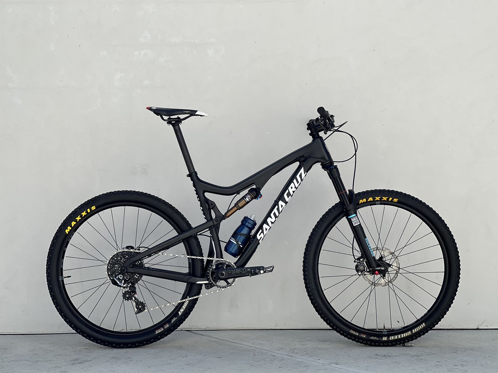 Santa Cruz 5010 CC Carbon Full Suspension Mountain Bike. L Size