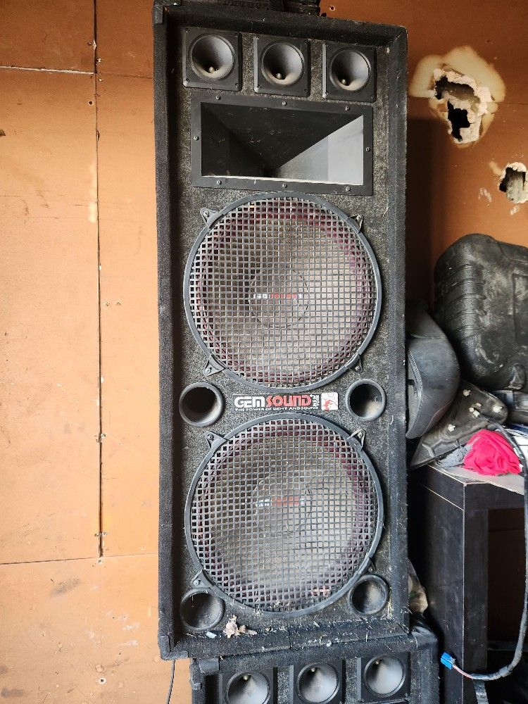 Kenwood and Pyle Pro Audio Equipment.