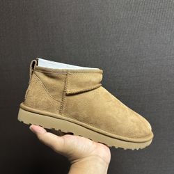 UGG Classic Ultra Mini ( Women’s) 