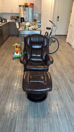 Leather recliner w/ottoman