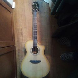 Breedlove Artista Concerto Natural Shadow