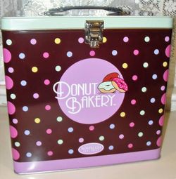 Nostalgia Retro Donut Bakery Kit in Designer Tin .. Brand new. Bristol Boro, Pa. 19007 Retro Donut Bakery Kit. There’s no need to bother with hot oil