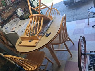 Dining Rm Table Has Four Chairs And Also And Exstensoon To Make Table Bigger Real Gd Condition