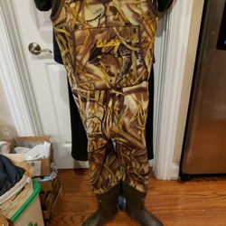 Cabellas Waders Like New