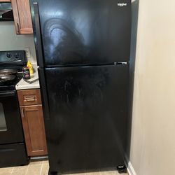 $100 Whirlpool Refrigerator 