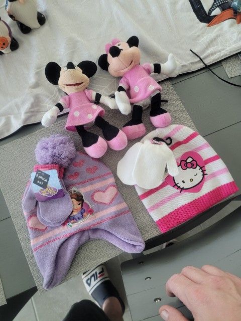 Hello Kitty, Minnie Mouse, Princess 