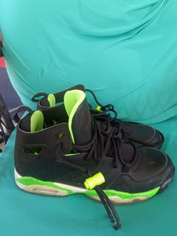 Boys 5.5 Jordan 91 Flight Club