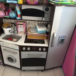 Kids Play Kitchen
