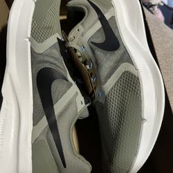  Nike Run Swift 3 Silver Sage (Size 13)