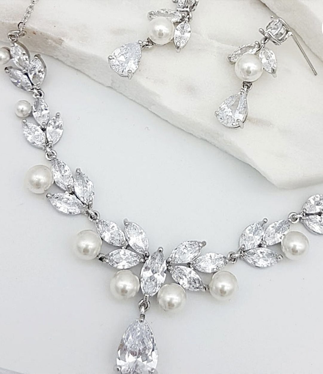 Julian Silver And Pearl Jewelery Set