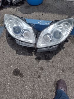 2008. /. 2012 Buick Enclave headlights _____R____L