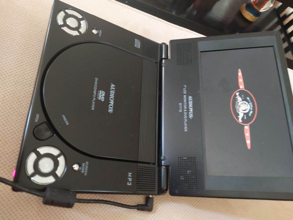 Audiobox D1718 portable DVD/CD /mp3