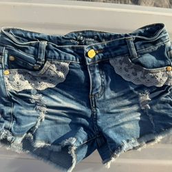 Shorts Size 3