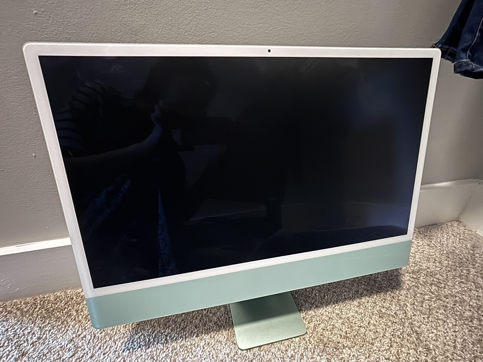 Green iMac 24” M1 – Keyboard & Trackpad Included, No Charger