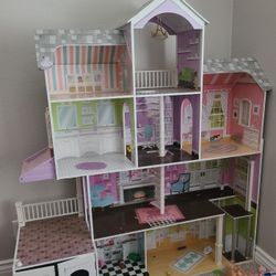 Doll house 