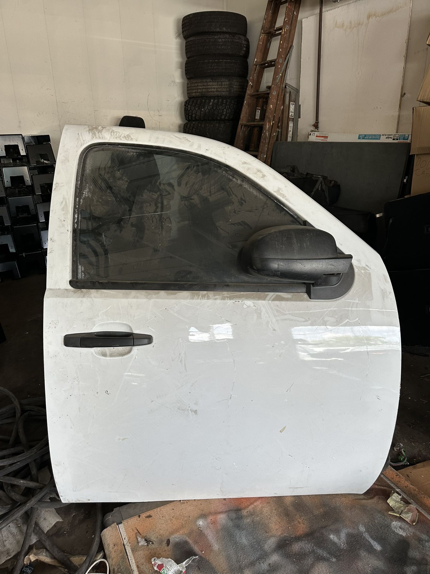 2010 Chevy Tahoe Front Right Door