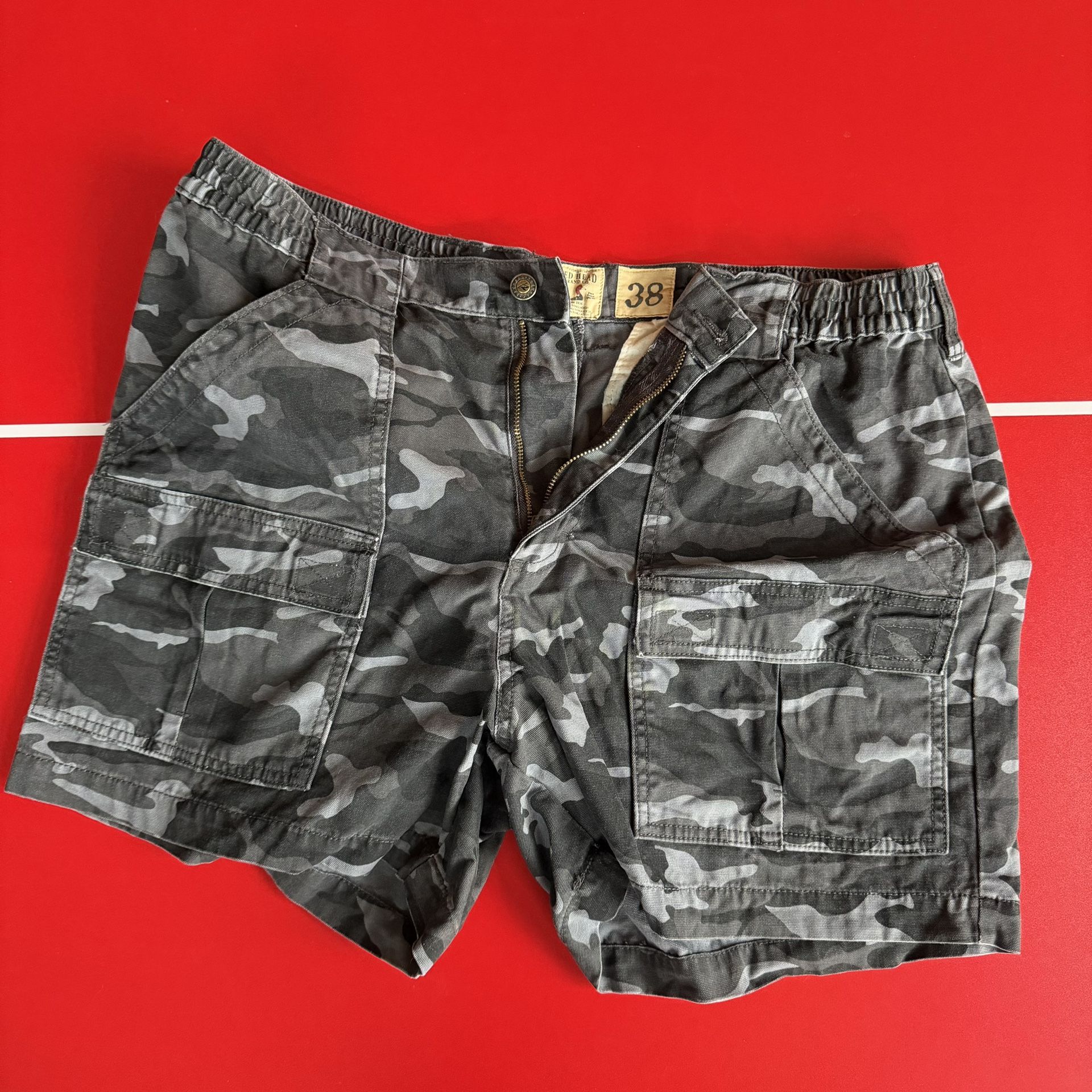 Red Head camo Cargo Shorts Brand New Size 38