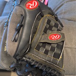 Rawlings Playmaker Series 12.5 inch Baseball Glove