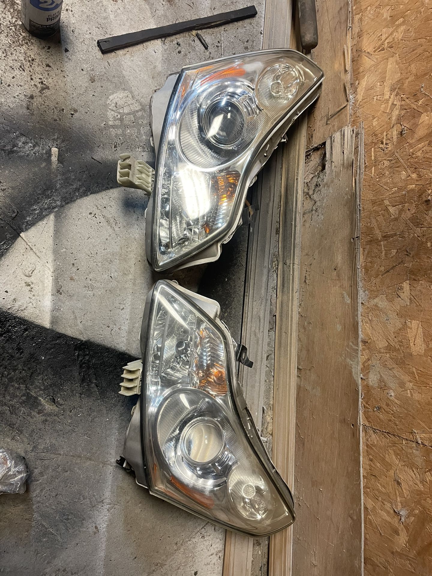 2008 Infiniti G35x Headlight Assemblies Complete