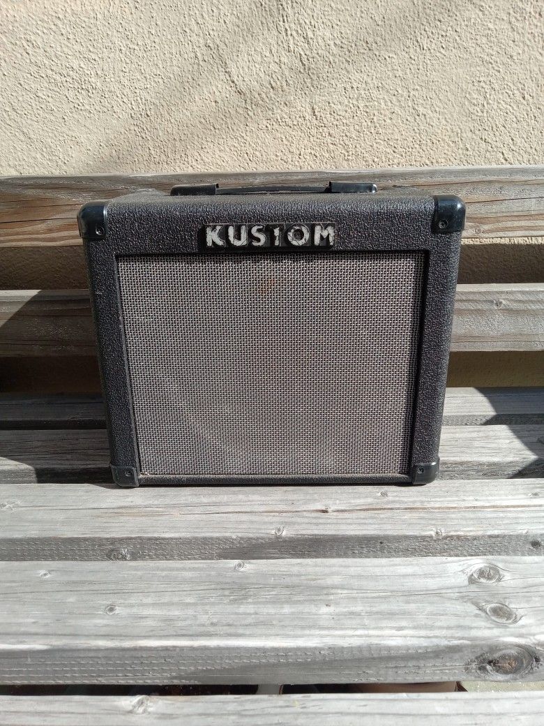 Kustom KBA10 Practice Bass Guitar Amplifier 