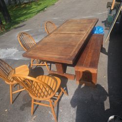 Table / Bench And Chairs
