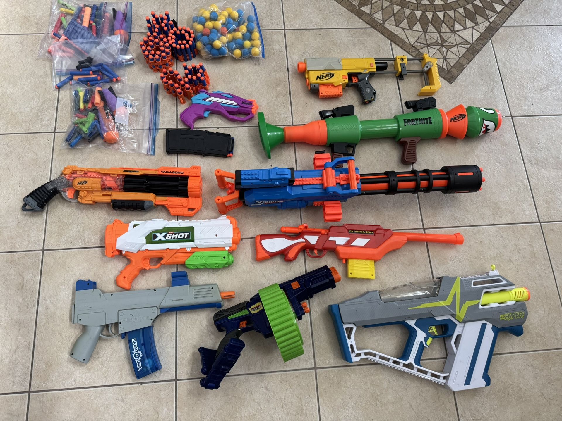 Nerf Gun Zuru Lot Splat R Ball Lot of 10 Kids Outdoor Toy Lot Various Sizes and Colors