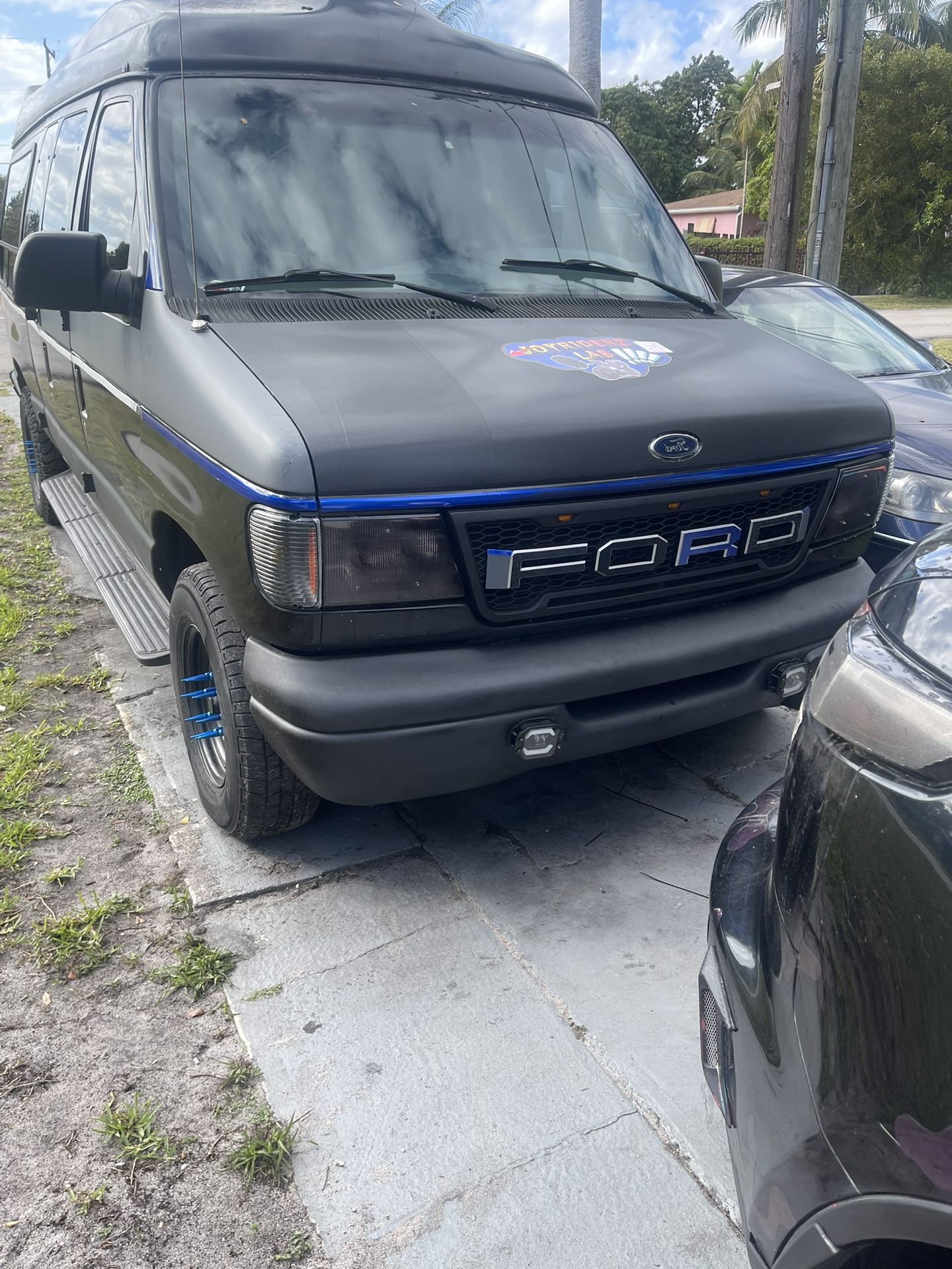 2000 Ford E-250