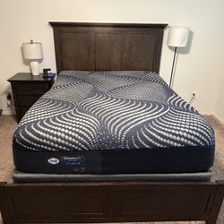 Sealy Queen Size Mattress With Furniture Row Frame