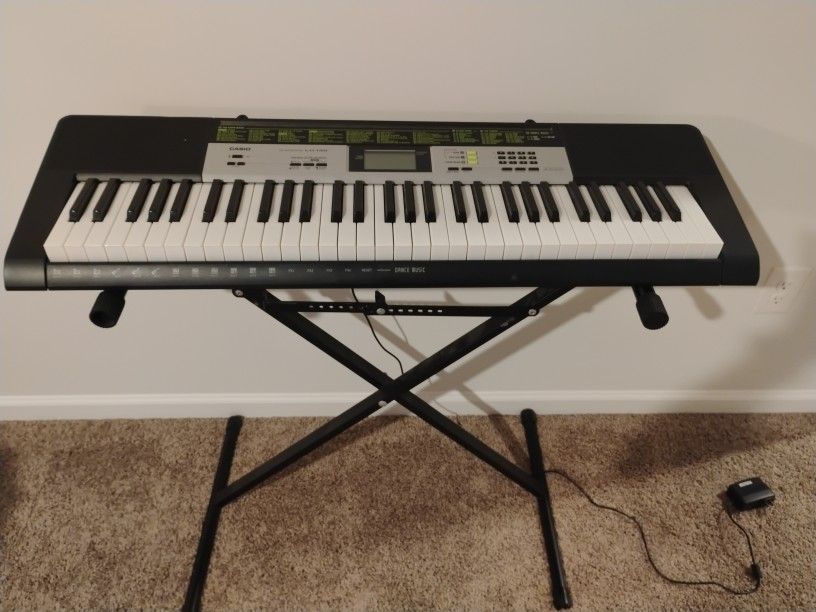 Casio LK- 135 Keyboard
