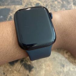 Apple Watch 7 45mm screen