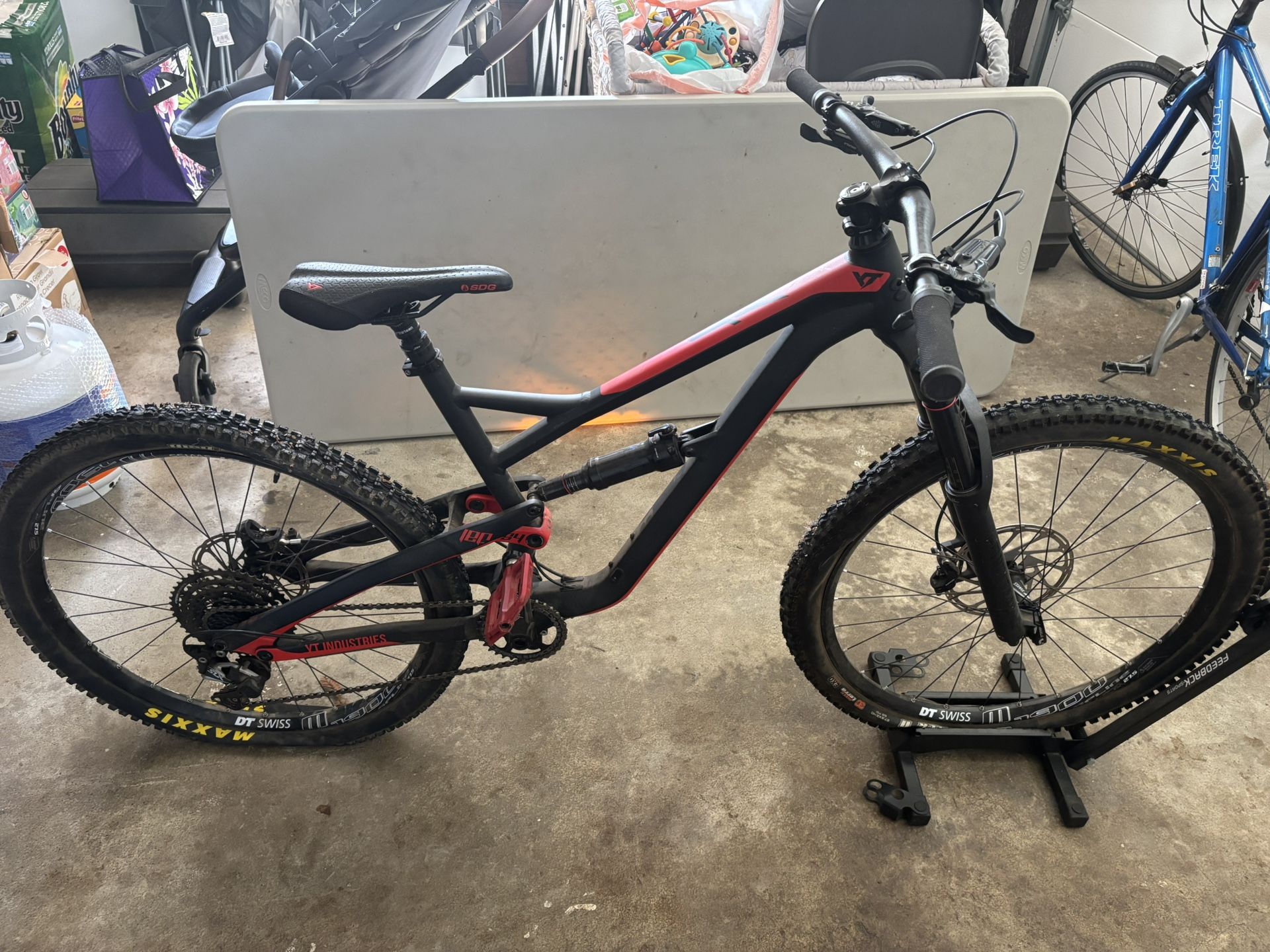 YT Jeffsy 27 AL Comp Mountain Bike 