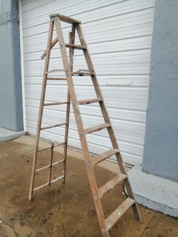 8 Ft Wood Ladder