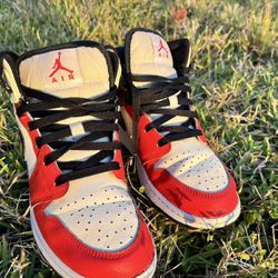 Big Kid's Air Jordan 1 Mid Muslin/Chili Red-Black-White Size 7Y