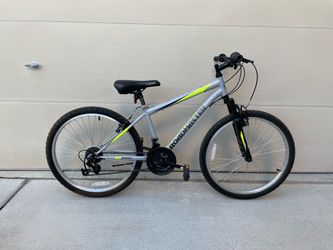 Roadmaster Mountain Bike 18-Speed front suspension