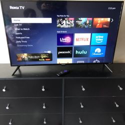 TV (Roku Element) 36 Inch