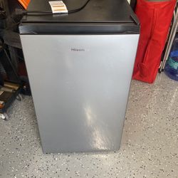 Hisense Mini Fridge 