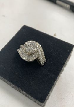 14k Diamond Cluster Fashion Ring