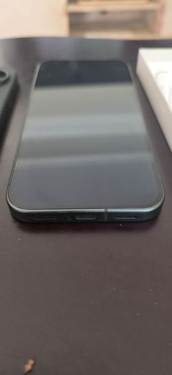 Google Pixel 10 (Unlocked) - Excellent Condition w/ Pitaka Carbon Fiber